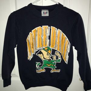 NOTRE DAME SWEATSHIRT! THE FIGHTING IRISH!! 💚🍀